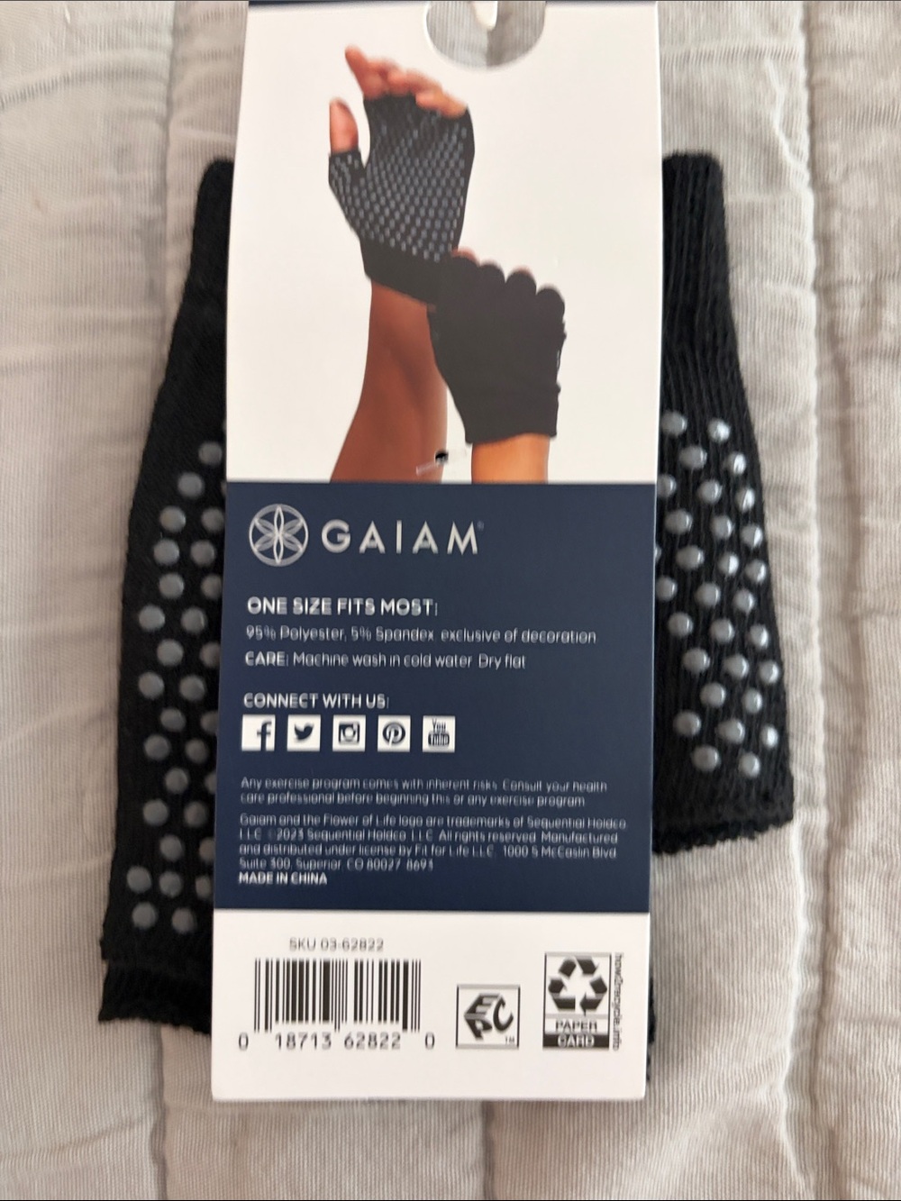 GAIAM Black Fingerless Yoga Gloves with Gray Grip Dots - Picture 2 of 2